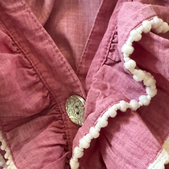 Motto Button Down Short Sleeved Top With Ruffles and Heavy Buttons Small - Picture 8 of 11